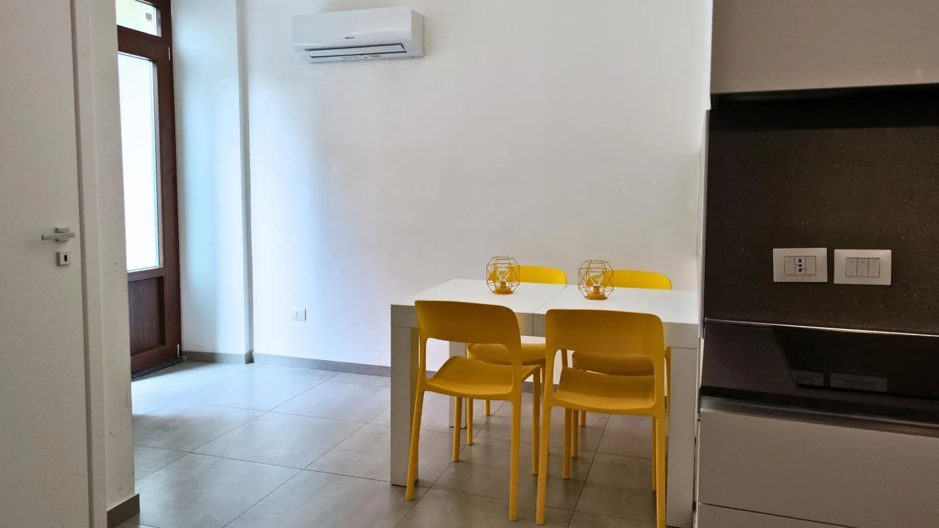 Apartment Home De Curtis Catania Italy