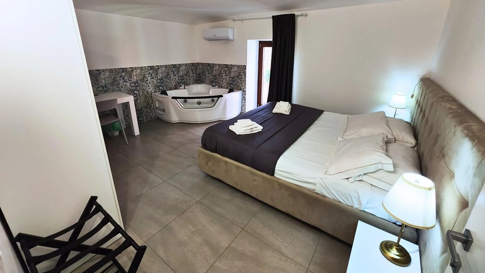 Home De Curtis Catania Apartment