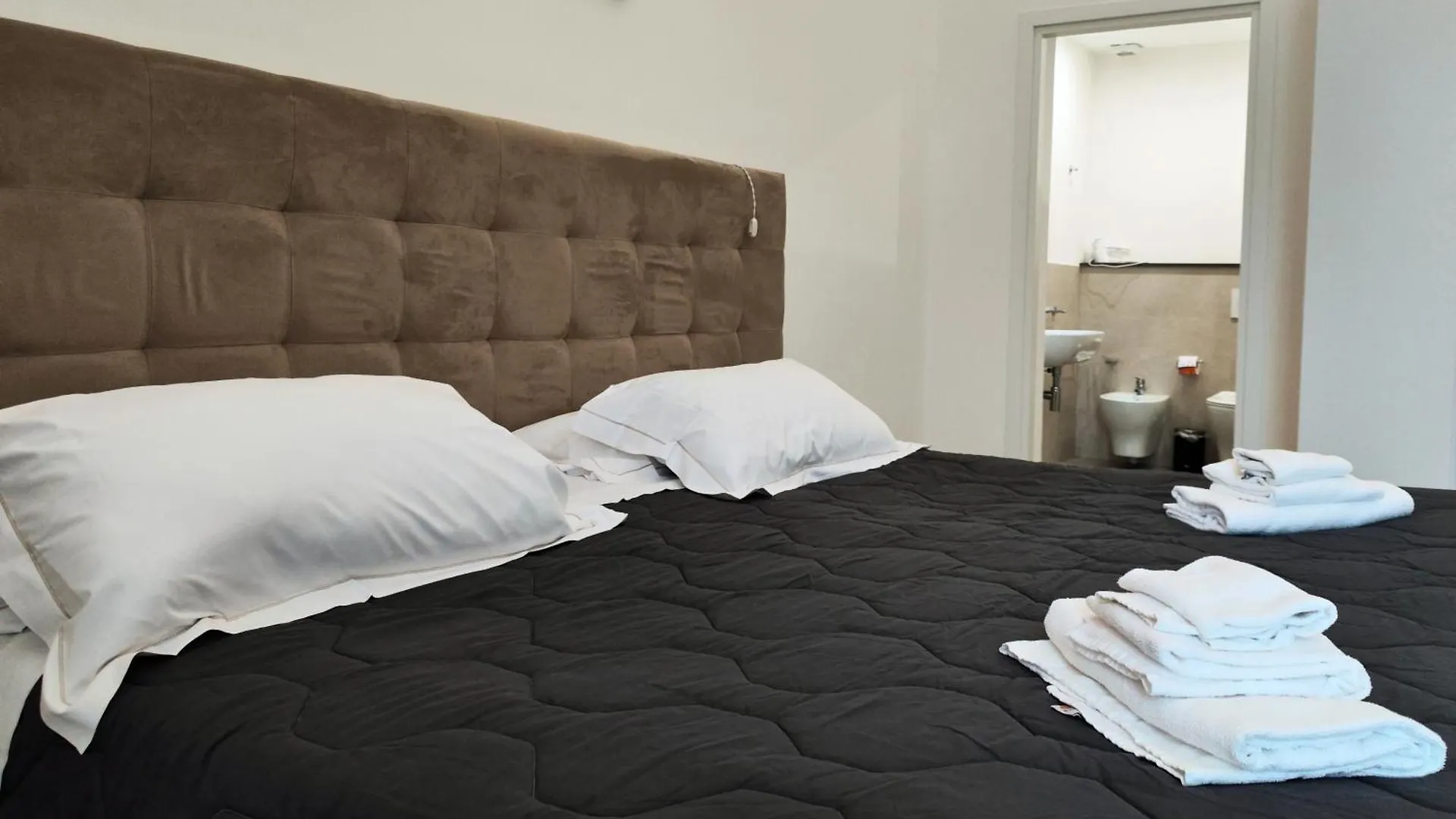 Apartment Home De Curtis Catania